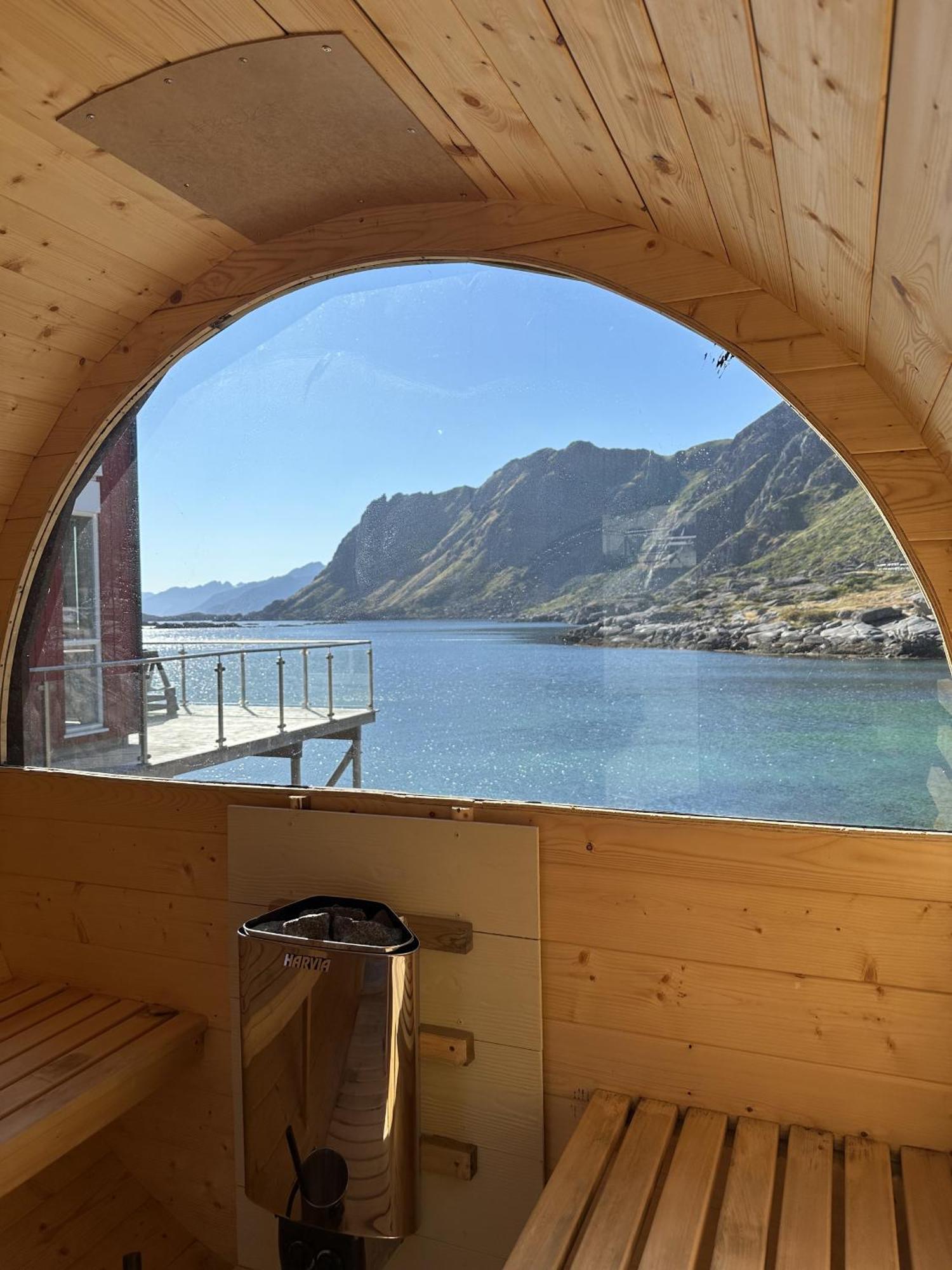 Lofoten Waterfront Luxury Lodge Баллстад Екстер'єр фото