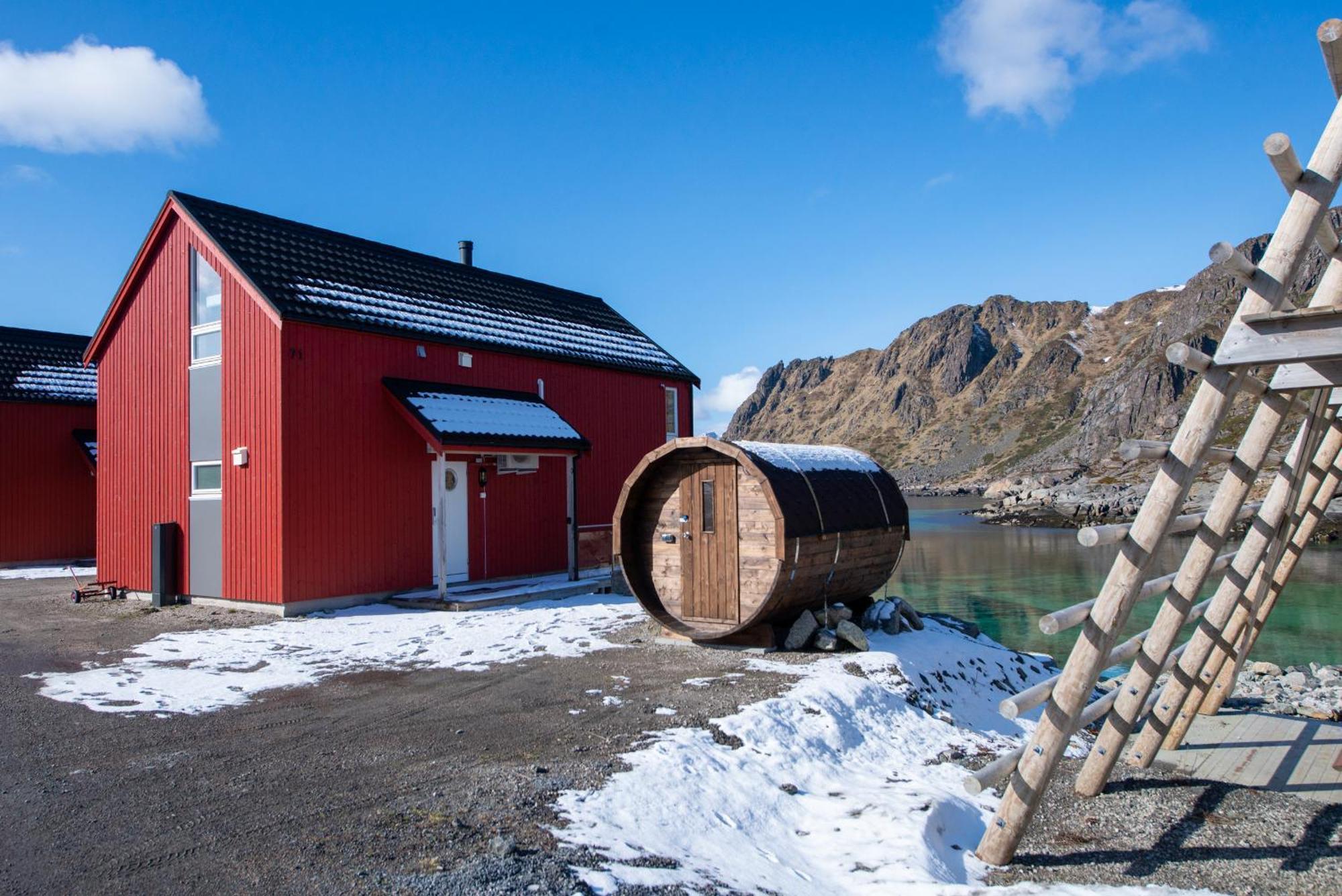Lofoten Waterfront Luxury Lodge Баллстад Екстер'єр фото