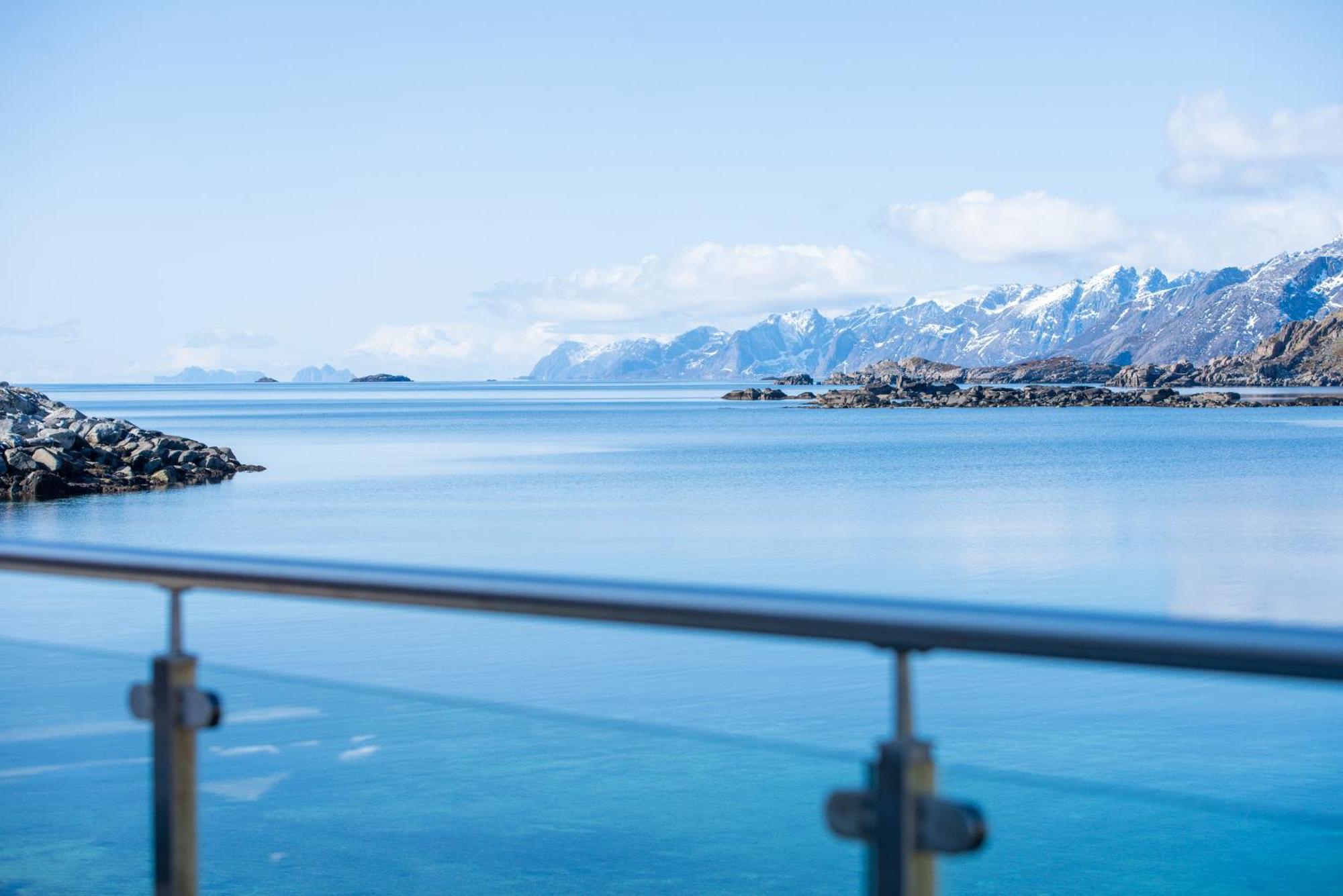 Lofoten Waterfront Luxury Lodge Баллстад Екстер'єр фото