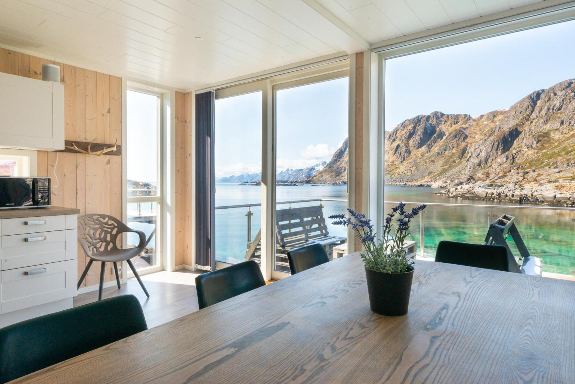 Lofoten Waterfront Luxury Lodge Баллстад Екстер'єр фото